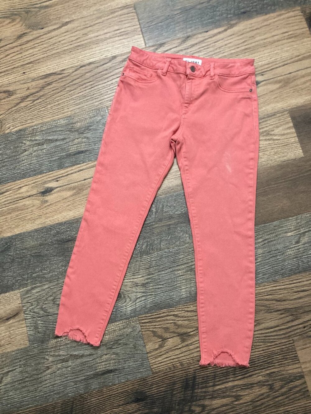 DL1961 Women’s Size 29 Pink Coral Skinny Jeans Raw Hem Stretch Denim Distressed
